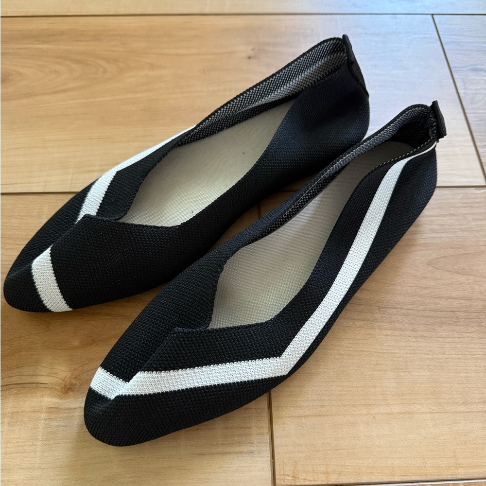Elegant Black and White Women's Flats